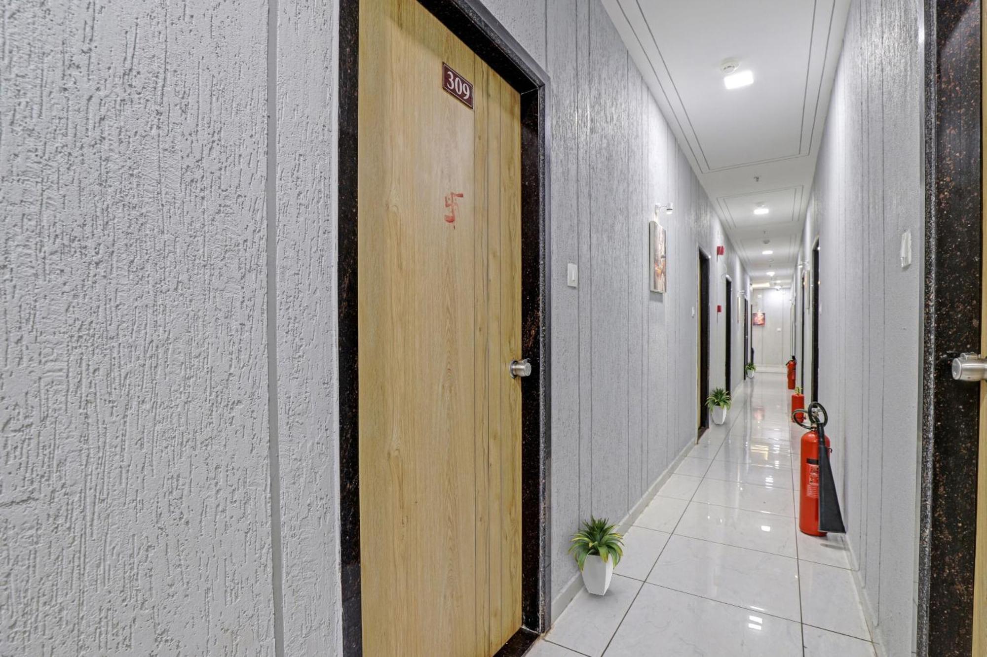 Hotel O Royal Orbit Surat Exterior photo